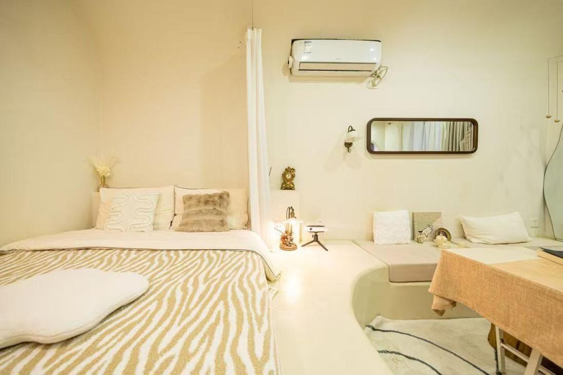 Hills & Well-time Serene Loft One Step Away To Huaihai Rd * Shanghai
